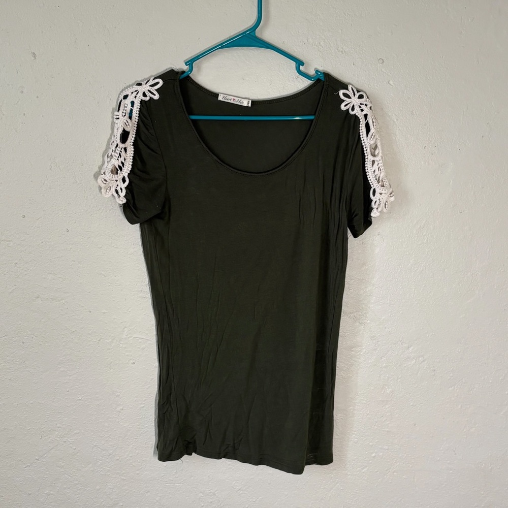 Heart & Hips green‎ Top with Lace Sleeves women’s size medium